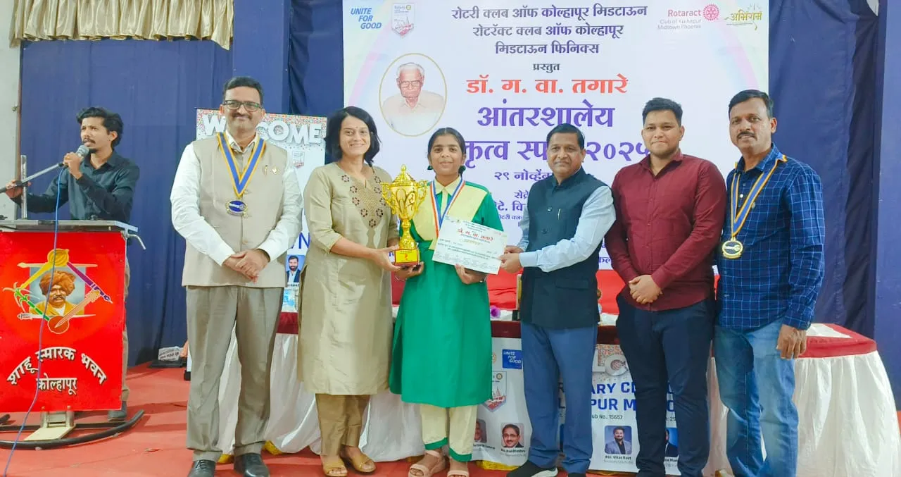 वकृत्व स्पर्धेत उषाराजेची स्वरा वातकर प्रथम