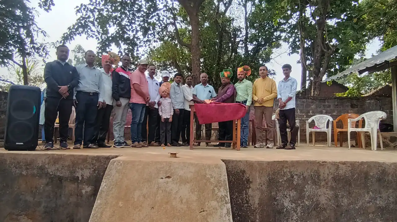 शाळेच्या उपक्रमांनी प्रेरित होऊन लंडनस्थित युवकाकडून विद्यामंदिर कांटे शाळेस आर्थिक मदत